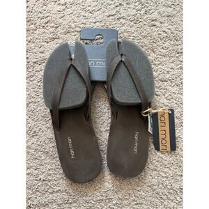 Women's Hari Mari Meadow Thong Sandal - size 9 - NWT